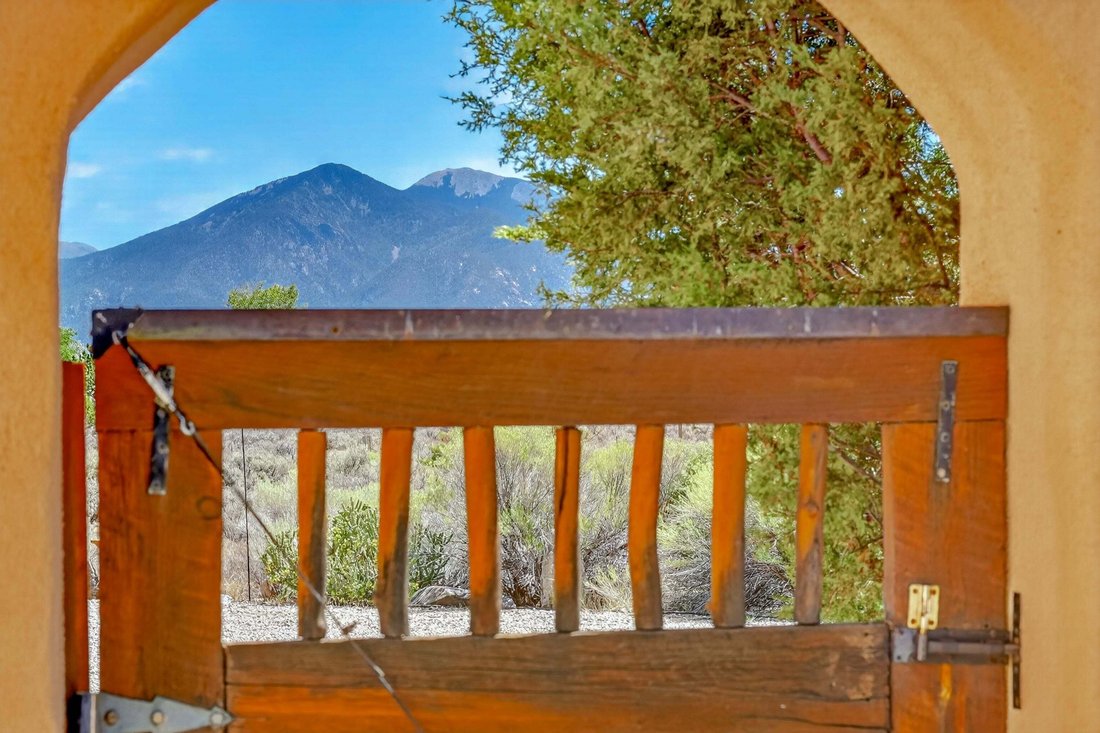 House in El Prado, New Mexico, United States 3 - 18888523