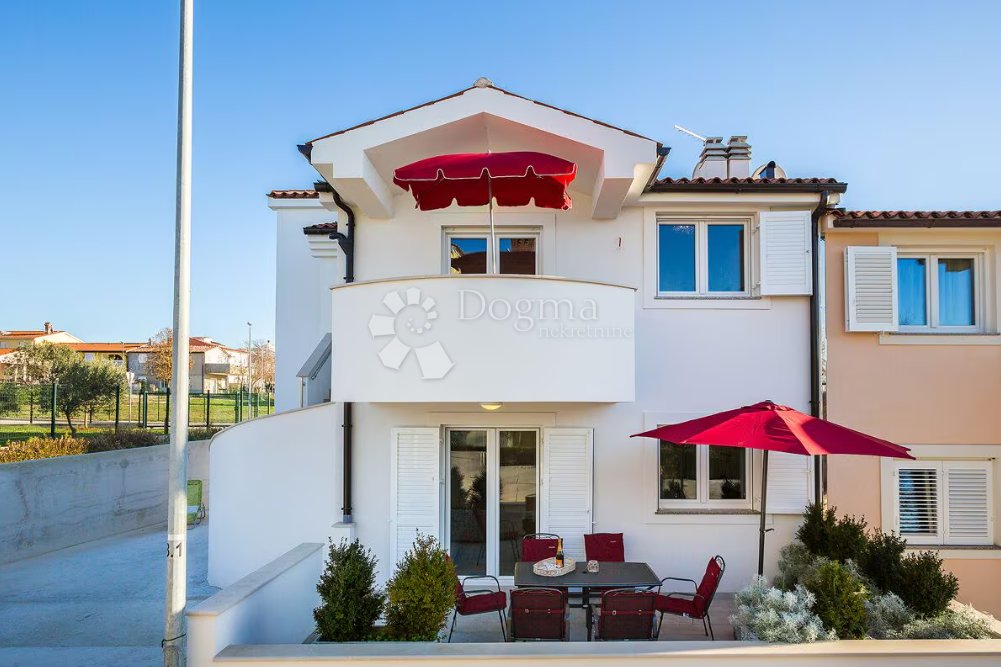 Casa en Medulin, Istria, Croacia 1 - 18891098