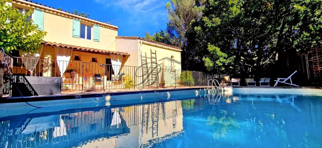 Villa en Lourmarin, Provenza-Alpes-Costa Azul, Francia 1 - 18883001
