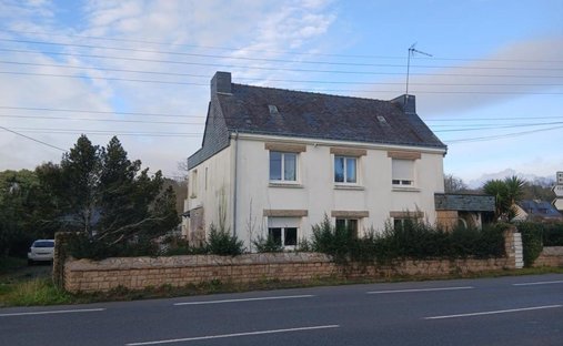 House in Bourg Sud Est, Moelan-sur-Mer, France 1