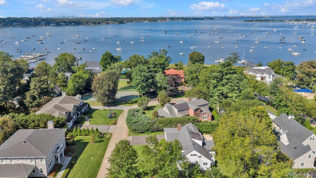 House in Port Washington, New York, United States 3 - 18888903