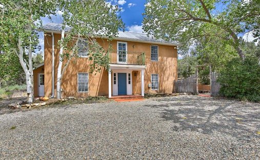 House in Arroyo Hondo, New Mexico, United States 1