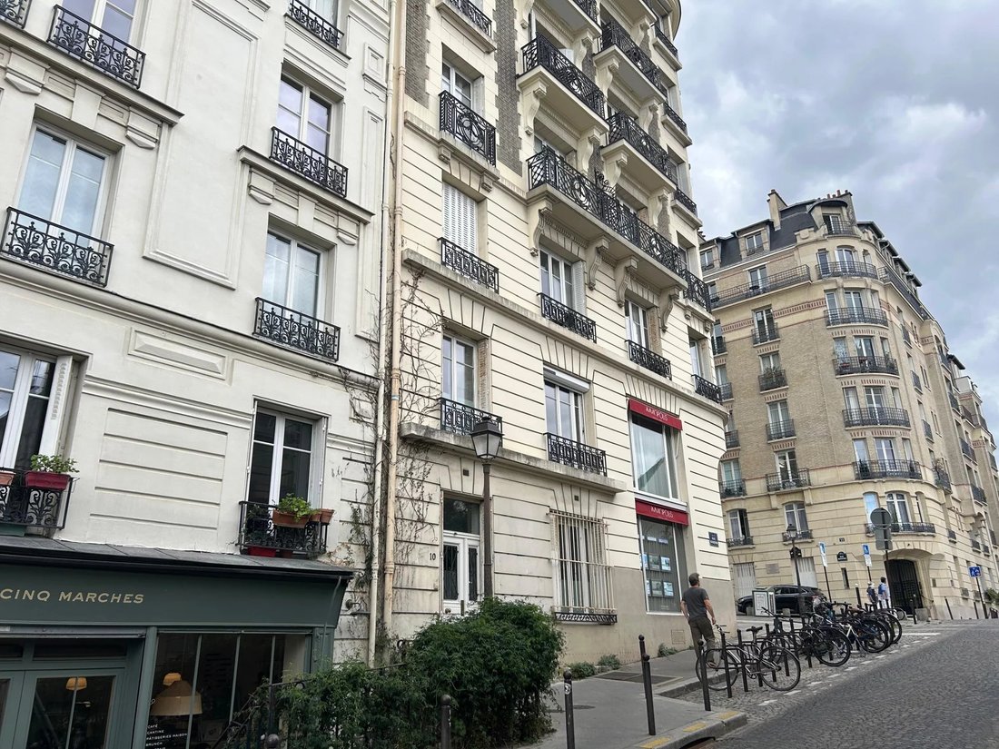 Apartment in Montmartre, Paris 18e Arrondissement, Paris 4 - 18880228