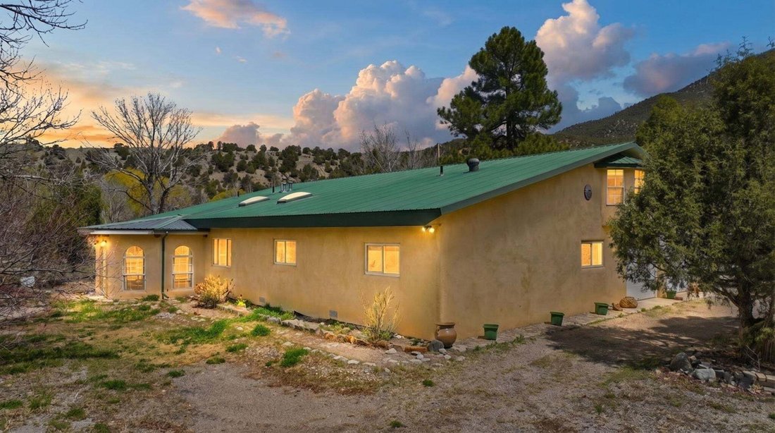 House in Questa, New Mexico, United States 2 - 18888360