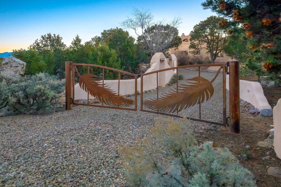 House in Ranchos de Taos, New Mexico, United States 2 - 18888581