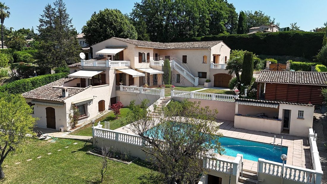 Maison à Saint-Paul-de-Vence, Provence-Alpes-Côte d'Azur, France 1 - 18881632
