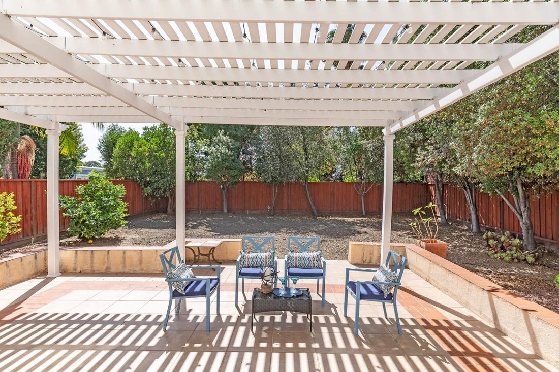 House in East Palo Alto, California, United States 2 - 18889336