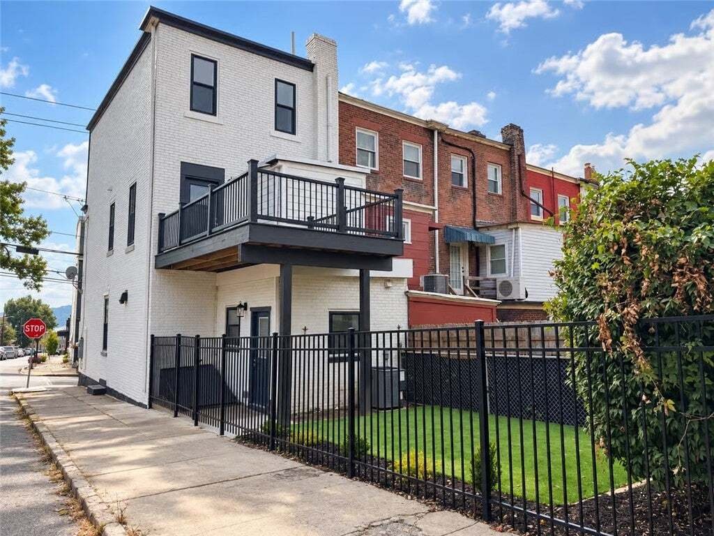 House in Pittsburgh, Pennsylvania, United States 2 - 18888801