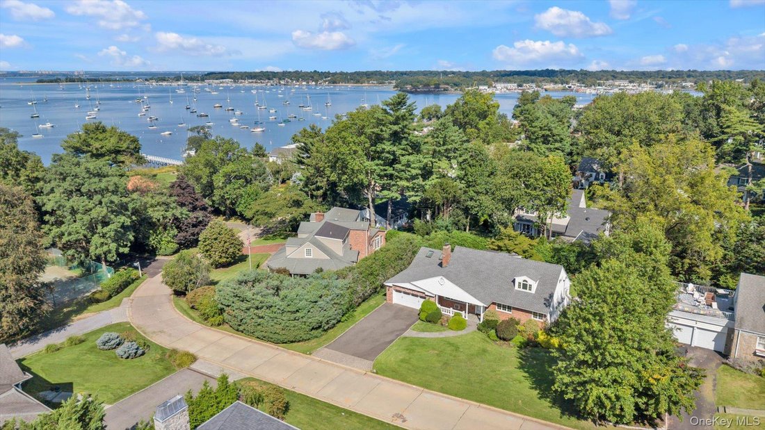 House in Port Washington, New York, United States 1 - 18888903