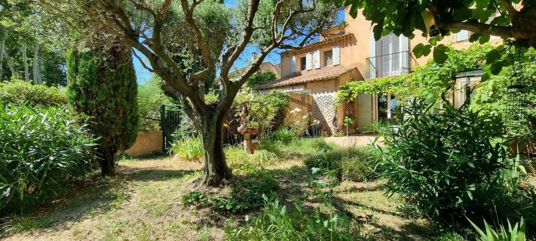 Casa en Cucuron, Provenza-Alpes-Costa Azul, Francia 1 - 18882767