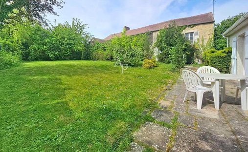 House in Les Clayes-sous-Bois, Ile-de-France, France 1