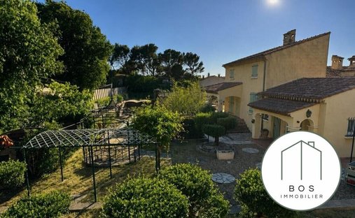 Villa in Cornillon-Confoux, Provence-Alpes-Côte d'Azur, France 1