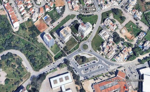 Land in Portimao, Algarve, Portugal 1