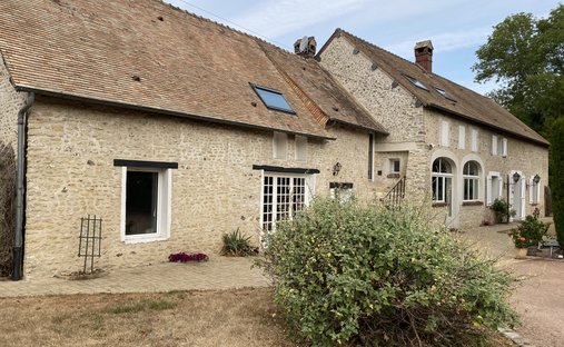 Anwesen in Menilles, Normandie, Frankreich 1