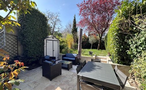 House in Centre, Nanterre, France 1