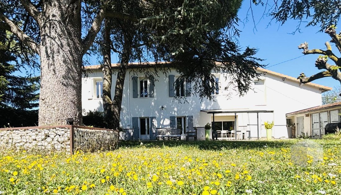 House in Romans-sur-Isere, Auvergne-Rhône-Alpes, France 2 - 18881635