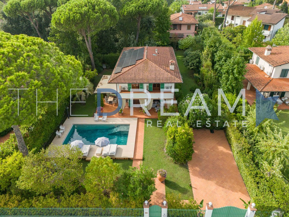 Villa en Vittoria Apuana, Forte dei Marmi, Toscana 2 - 18878527