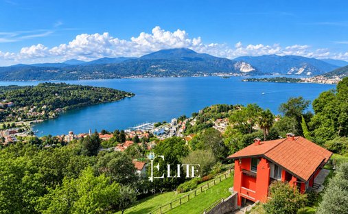 Villa in Laveno-Mombello, Lombardei, Italien 1