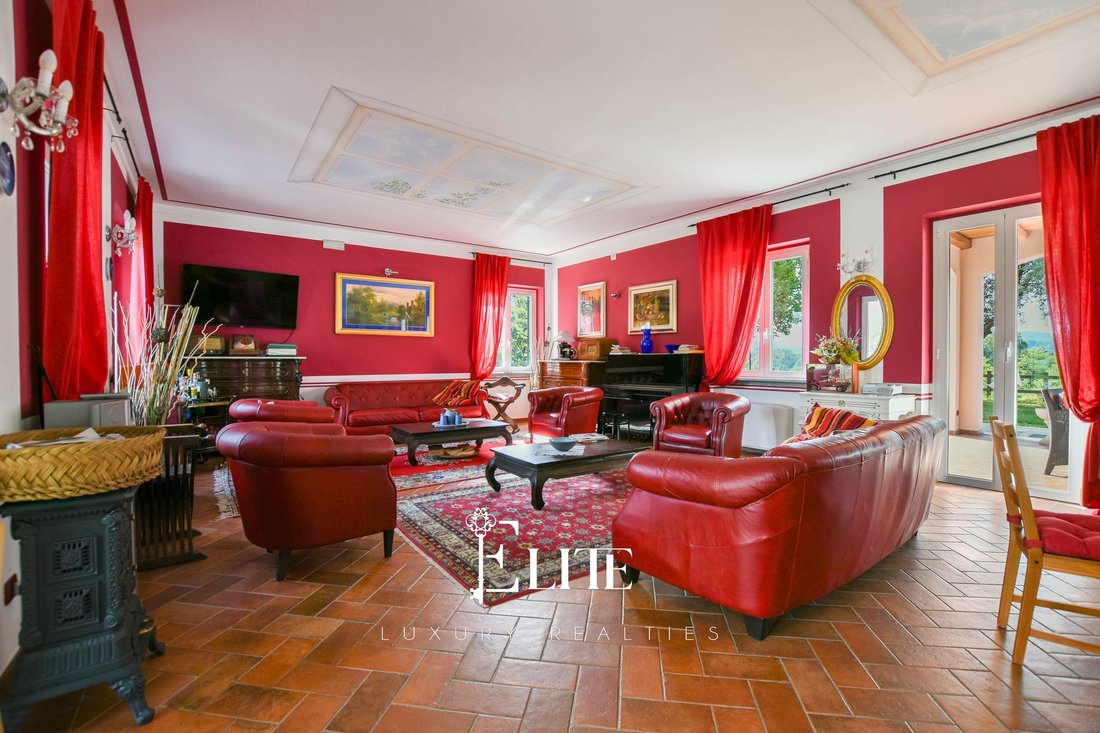 Villa in Bardello mit Malgesso und Bregano, Lombardei, Italien 5 - 18894301
