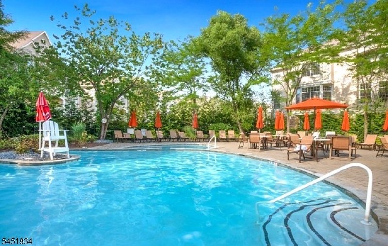 Condo in Livingston, New Jersey, United States 4 - 18893817