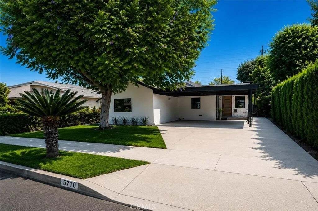 Condo in Los Angeles, California, United States 1 - 18158677