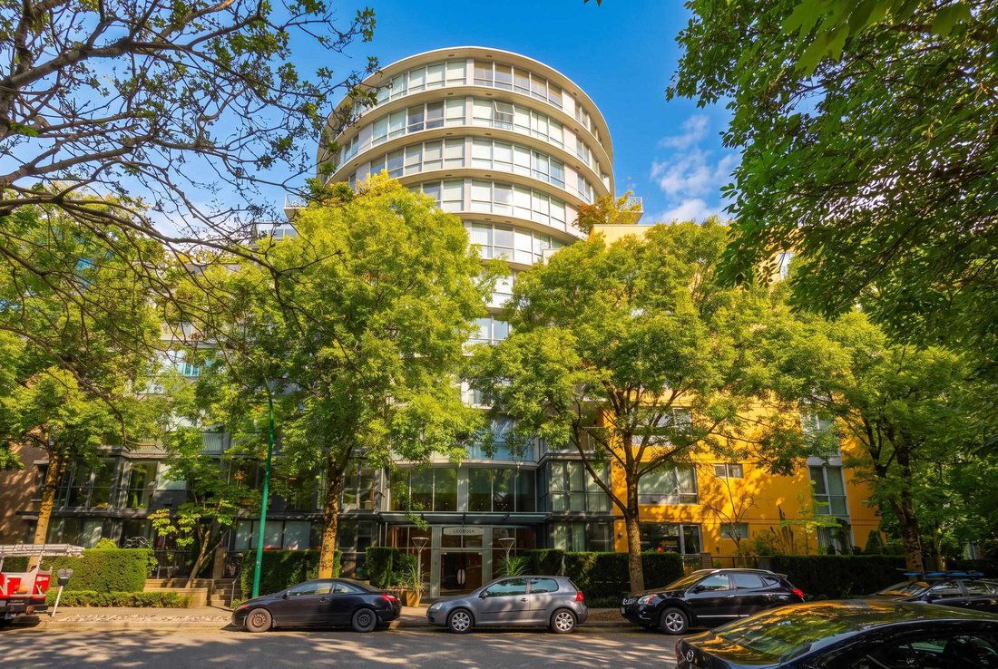 Condo in Vancouver, British Columbia, Canada 1 - 18894289