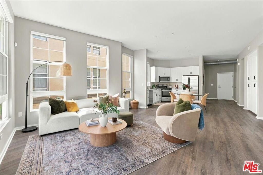 Condo in Los Angeles, California, United States 2 - 18517140