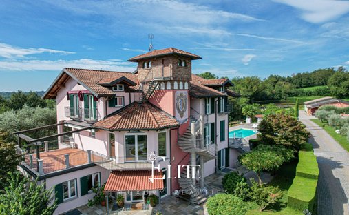 Villa en Bardello con Malgesso y Bregano, Lombardía, Italia 1