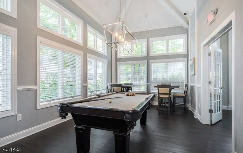 Condo in Livingston, New Jersey, United States 1 - 18893817