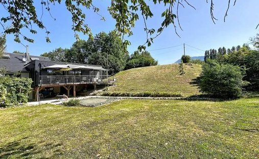 House in Apremont, Auvergne-Rhône-Alpes, France 1
