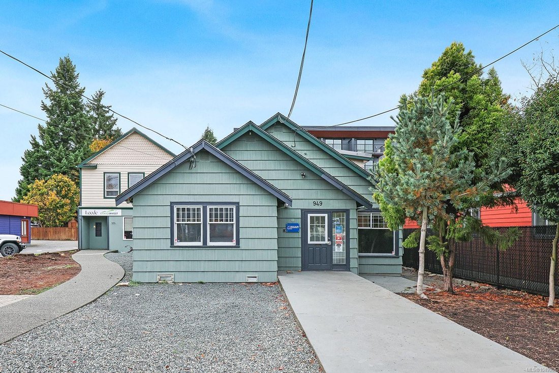 Courtenay, British Columbia, Canada 2 - 18894293