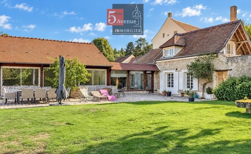 Maison à Ouest, Lamorlaye, France 1
