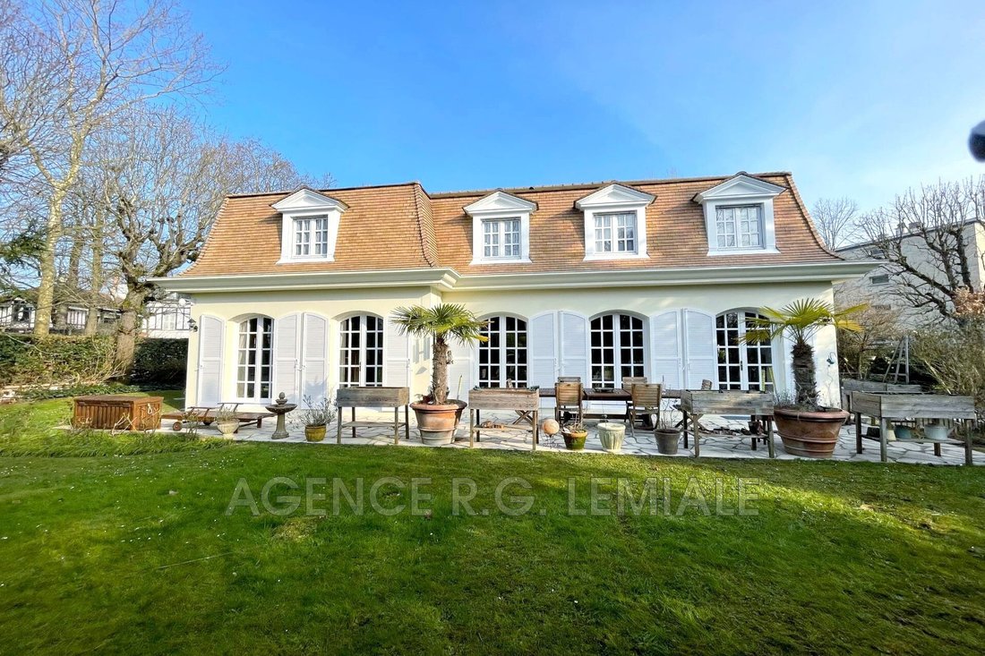 Villa in Charlemagne, Maisons-Laffitte, France 4 - 15981049