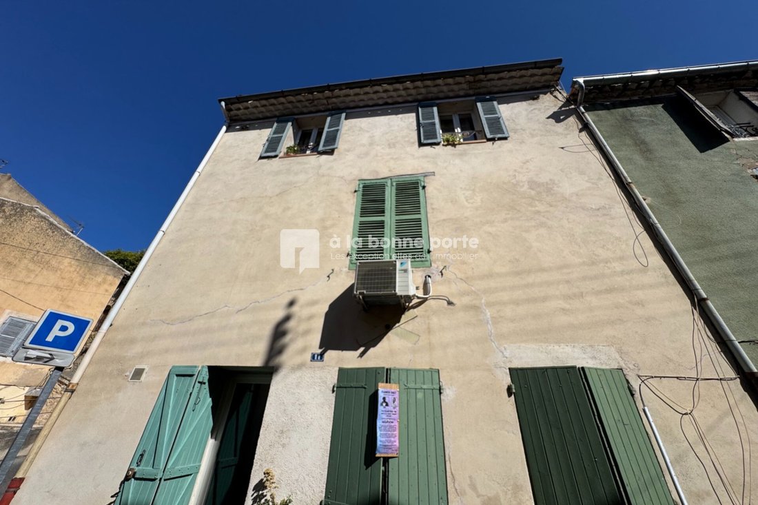 Centre, Lambesc, France 2 - 18850100