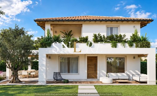 Villa in Vittoria Apuana, Forte dei Marmi, Tuscany 1