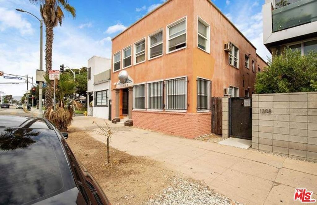 Los Angeles, California, United States 5 - 18893095