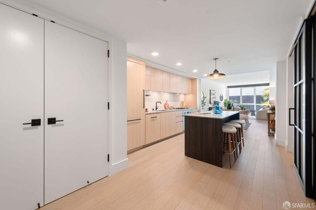 Condo in San Francisco, California, United States 3 - 18893072