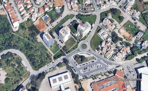 Land in Portimao, Algarve, Portugal 1