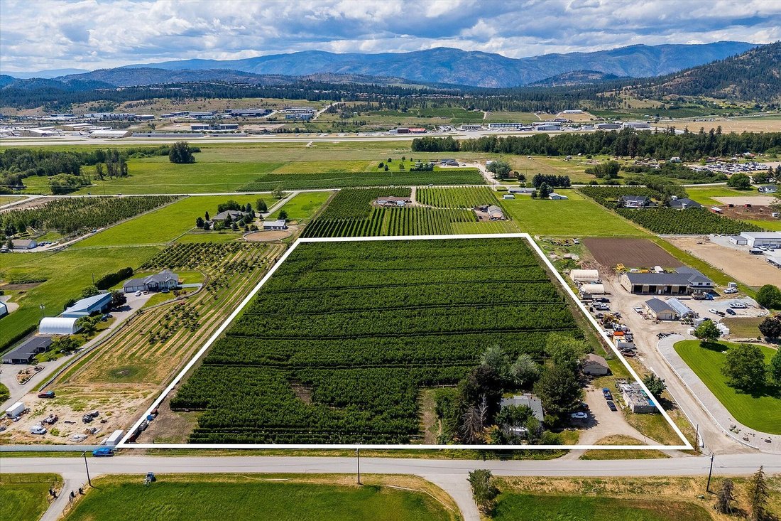 Farm Ranch in Kelowna, British Columbia, Canada 4 - 18090633