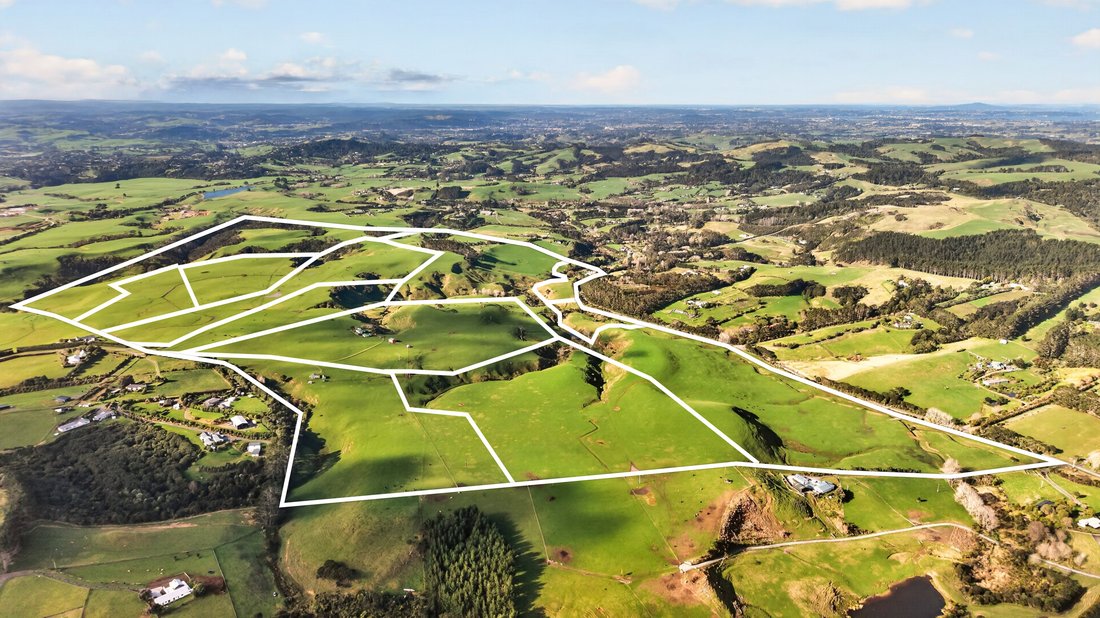 Farm Ranch in Muriwai, Auckland, New Zealand 5 - 18894341