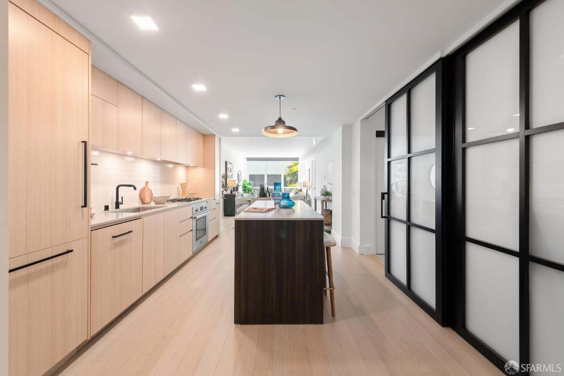 Condo in San Francisco, California, United States 4 - 18893072