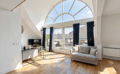 Apartment in Plateau Ouest, Suresnes, France 1