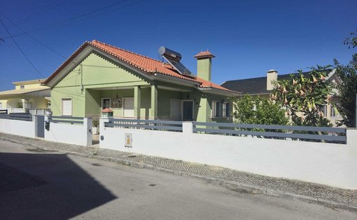 House in Venda do Pinheiro e Santo Estevao das Gales, Lisbon, Portugal 1