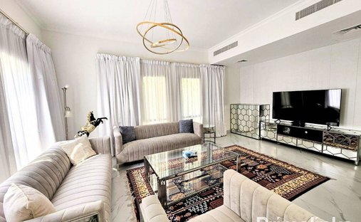 Villa in The Meadows, Dubai, United Arab Emirates 1