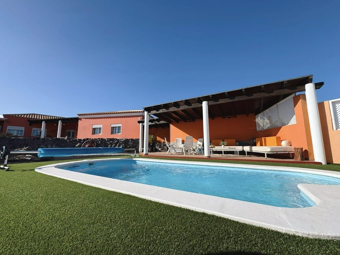 Villa in Tuineje, Canary Islands, Spain 1 - 15251554