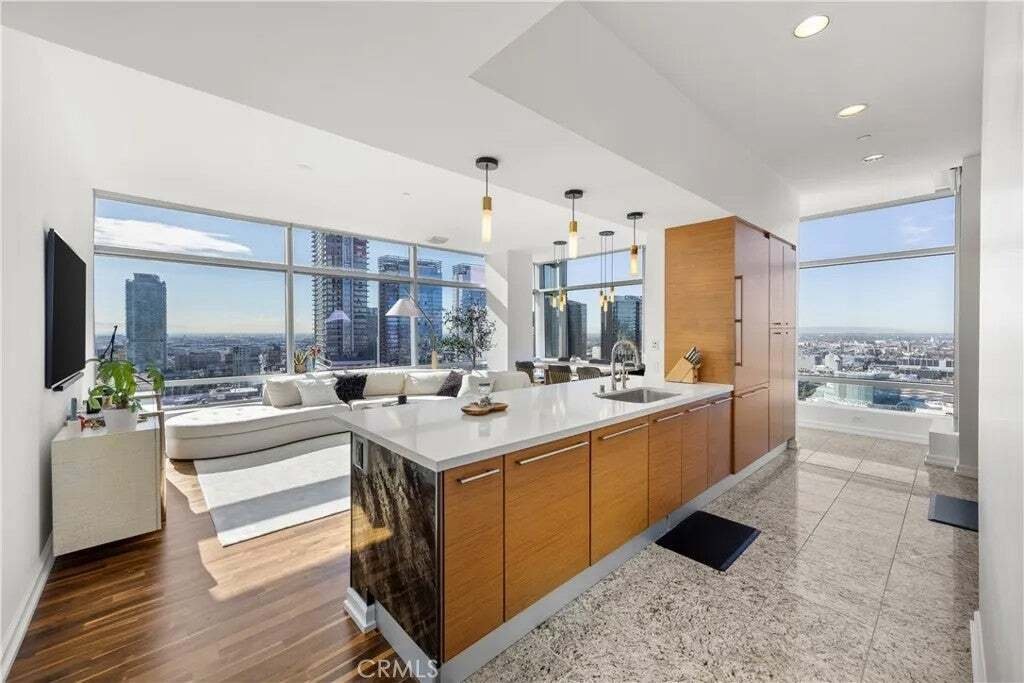 Condo in Los Angeles, California, United States 4 - 18893919