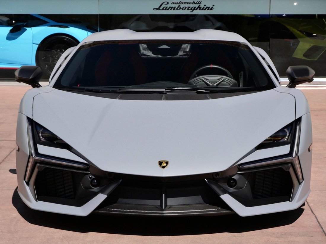 Coupe in Beverly Hills, CA, United States 5 - 18894472
