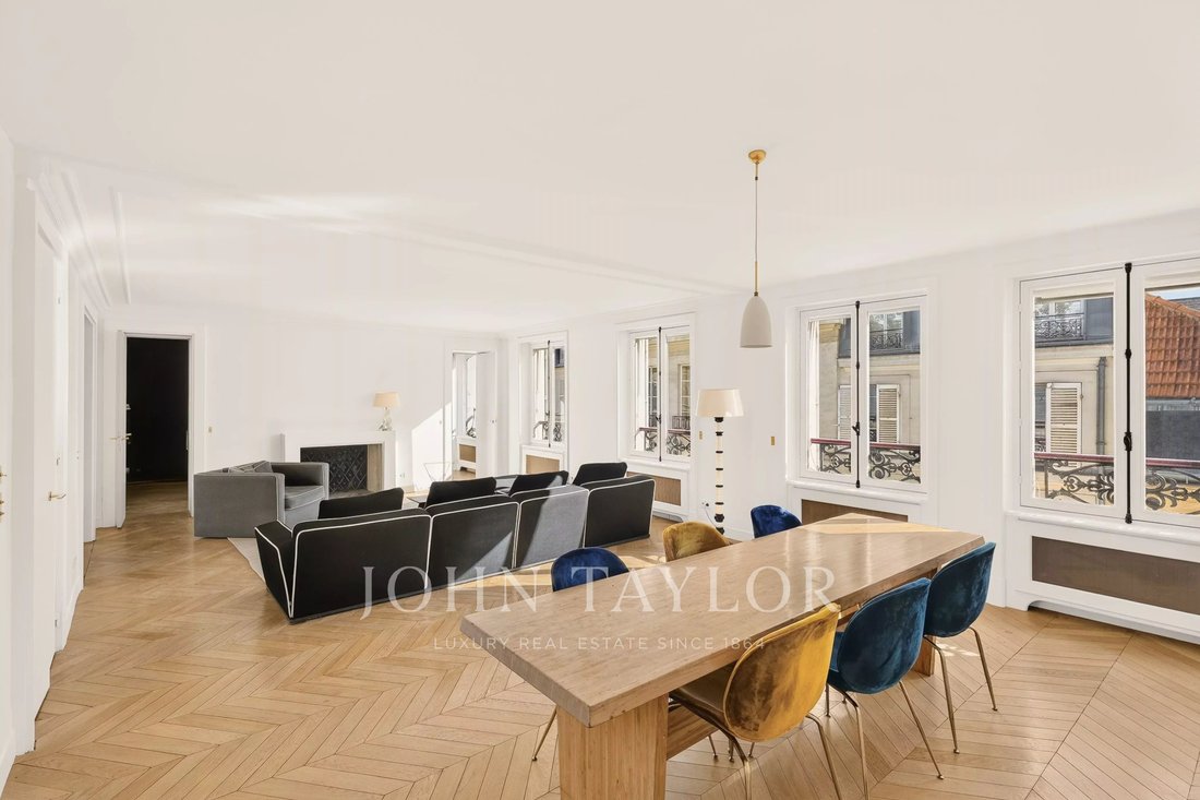 Apartment in Saint Thomas d'Aquin, Paris 7e Arrondissement, Paris 2 - 18509889