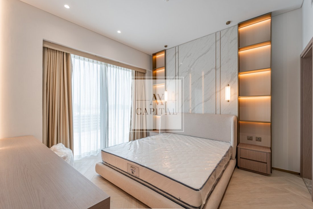 Apartment in Umm Suqeim, Dubai, United Arab Emirates 2 - 18894426