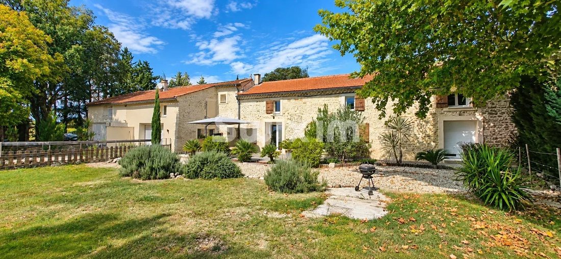 Country House in Grignan, Auvergne-Rhône-Alpes, France 1 - 18894512